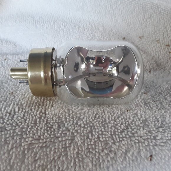 Vintage G.E Projector Lamp- DFE, 30V, 80W never used, box is worn due to age - Picture 3 of 6